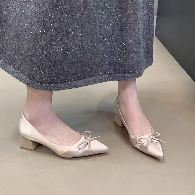 Women'S Shoes In Fashion - รองเท้าสไตล์เรโทรแบบสวม ความยาวปานกลาง สำหรับฤดูใบไม้ผลิและฤดูร้อน ดีไซน์ใหม่ทันสมัย ประดับหัวเข็มขัด ปลายแหลม