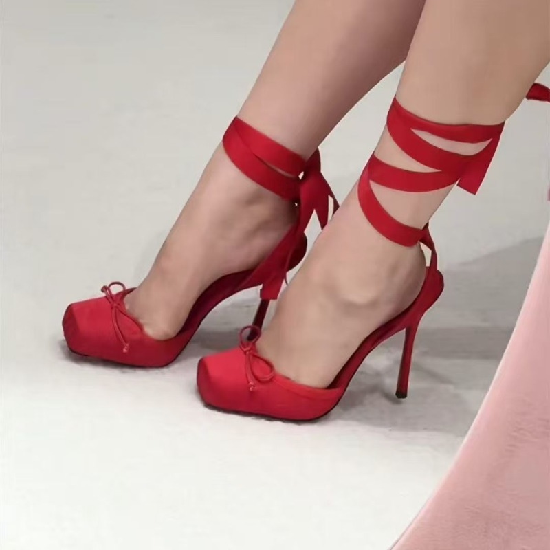 รองเท้าส้นสูงสีแดง, ผ้าโพกศีรษ - Ankle Strap Heels บทวิจารณ์และราคา