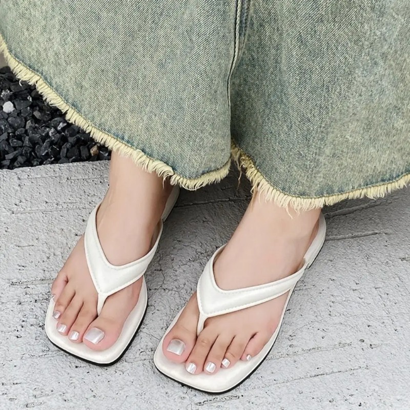รองเท้าแตะสตรีแบบสวมหัวเหลี่ยม - Square Toe Mule บทวิจารณ์และราคา
